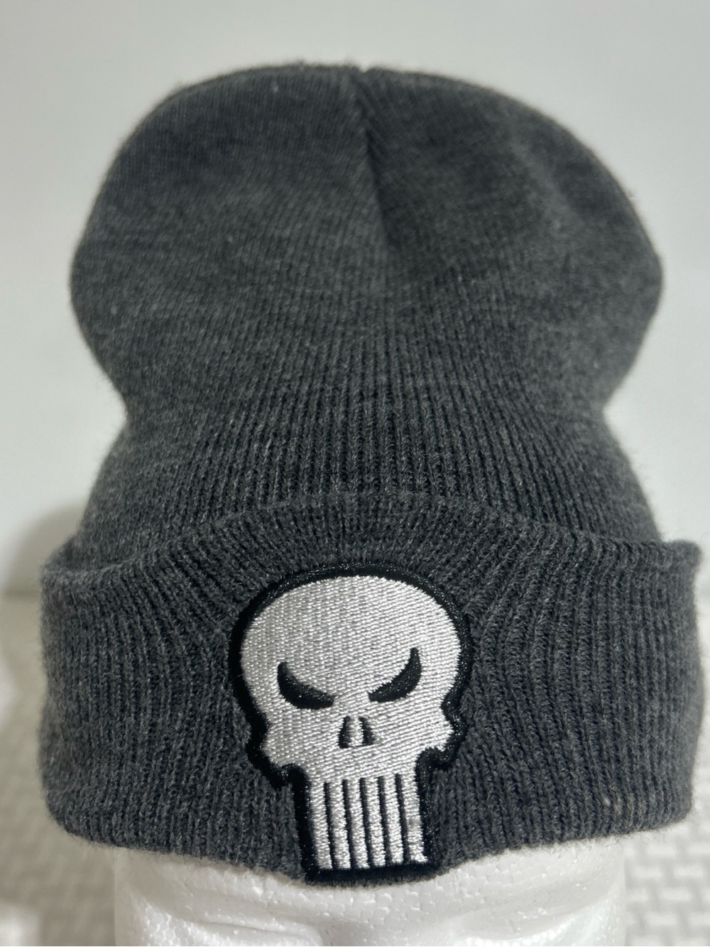 Marvel Punisher Skull Logo Dark Gray Beanie White Logo Winter OSFM PREOWNED.